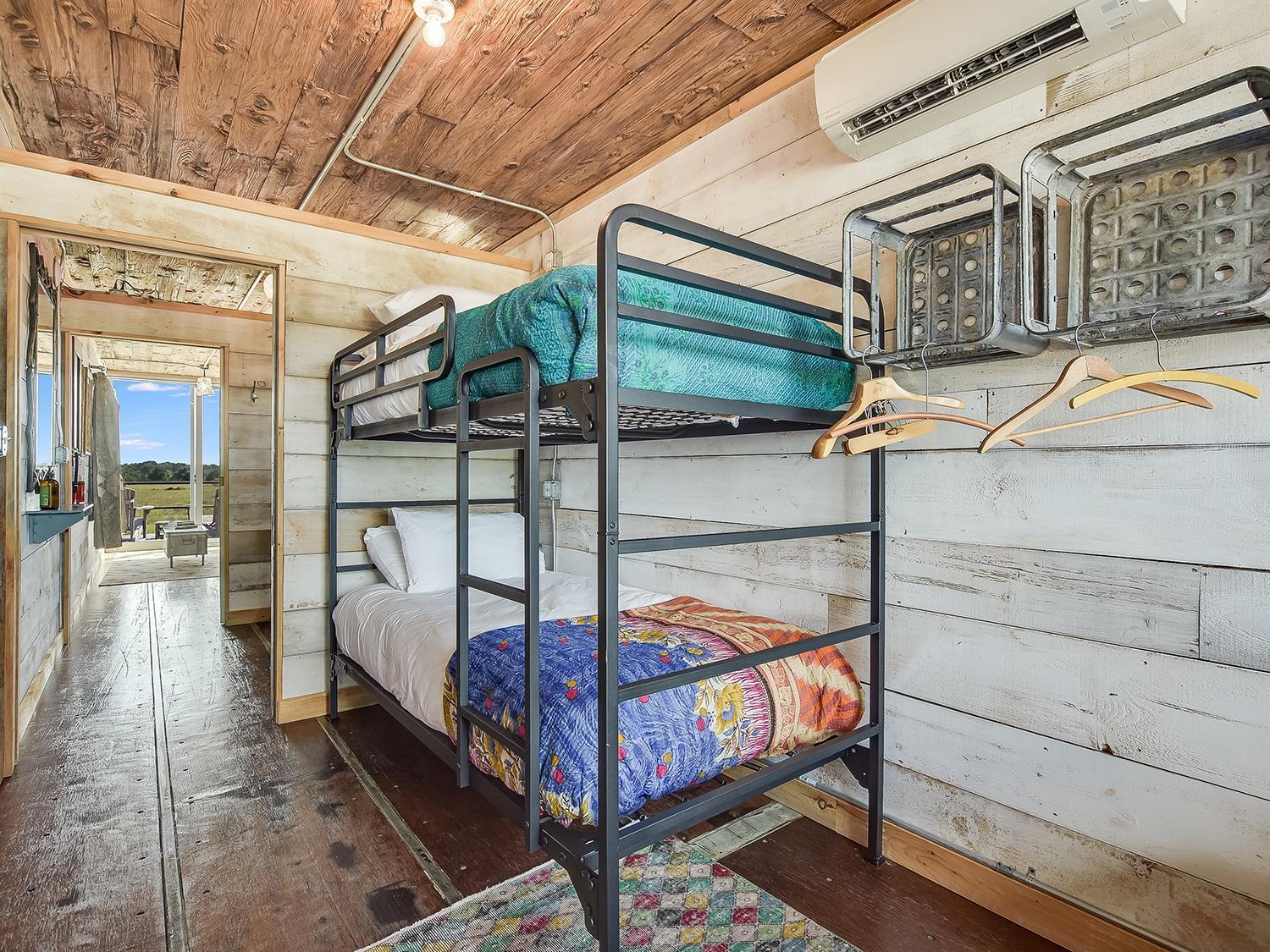 Round Top Flophouze Shipping Container Hotel المظهر الخارجي الصورة
