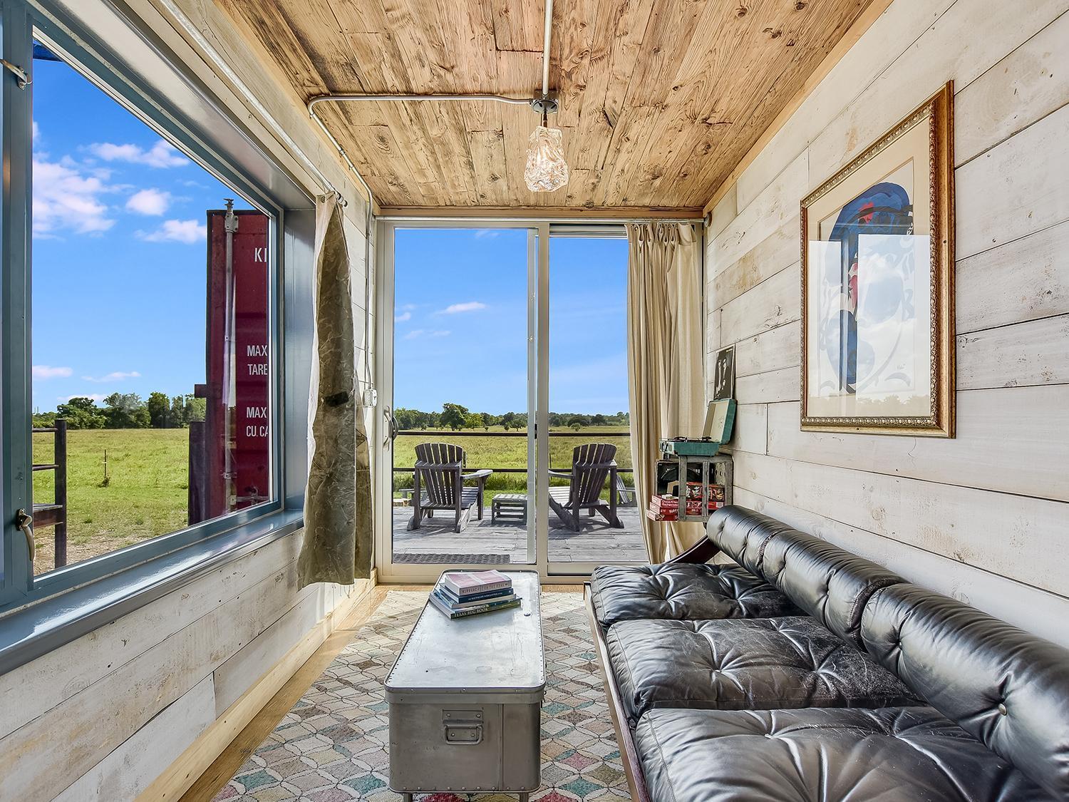 Round Top Flophouze Shipping Container Hotel الغرفة الصورة